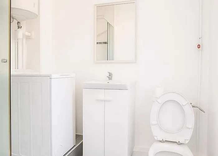 13 Avec Ascenseur - 2p * Париж