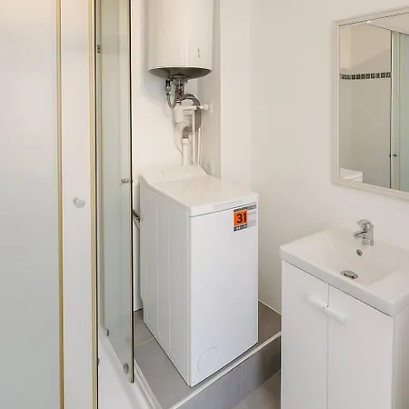 13 Avec Ascenseur - 2p *