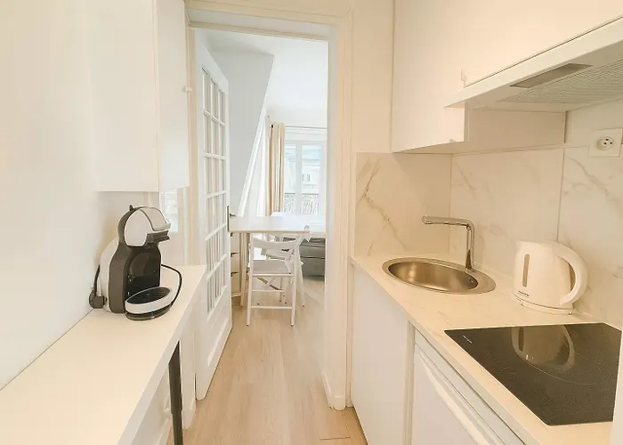 13 Avec Ascenseur - 2p Lägenhet